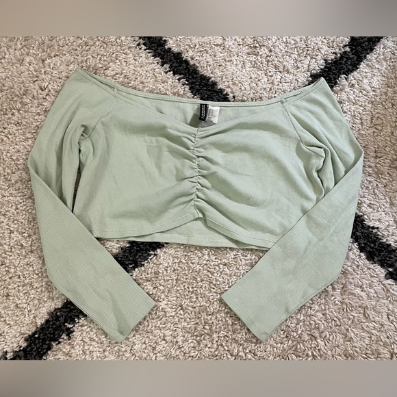 NWT H&M Divided Ruched Off-the-Shoulder Crop Top in Mint Green - XL‎ - Picture 3 of 11